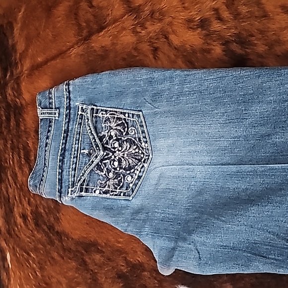 JEANS - Picture 2 of 4